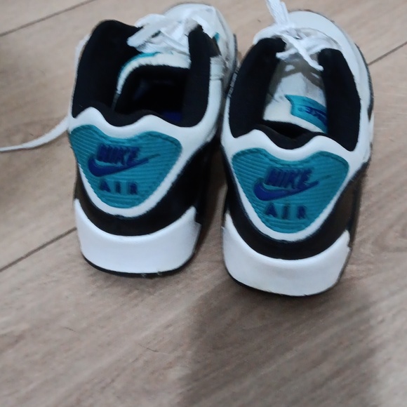 Nike Air Max Sneakers in Teal, Blue, and White - Picture 3 of 5